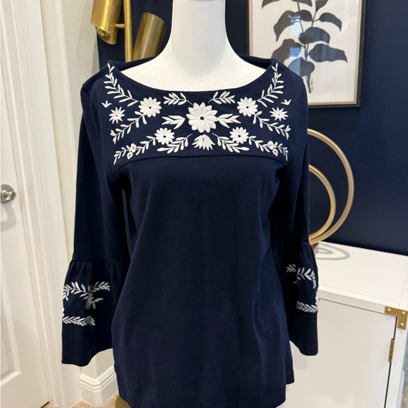 J crew Navy Blue Floral Embroidered Women's Top in small - Picture 1 of 7